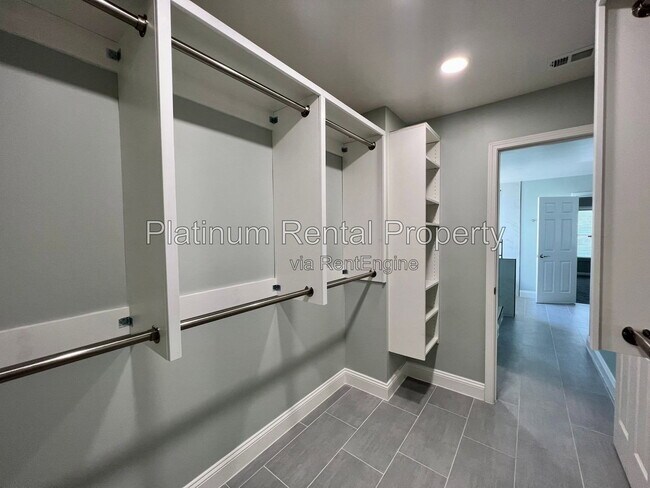 Building Photo - 2813 Priestcliff Dr SE