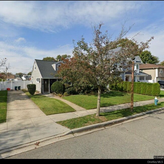 Primary Photo - 658 Wyngate Dr E