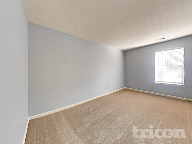 Building Photo - 575 Woodcrest Manor Dr