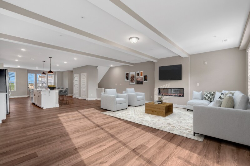 Building Photo - 600 Mkt Grv Dr