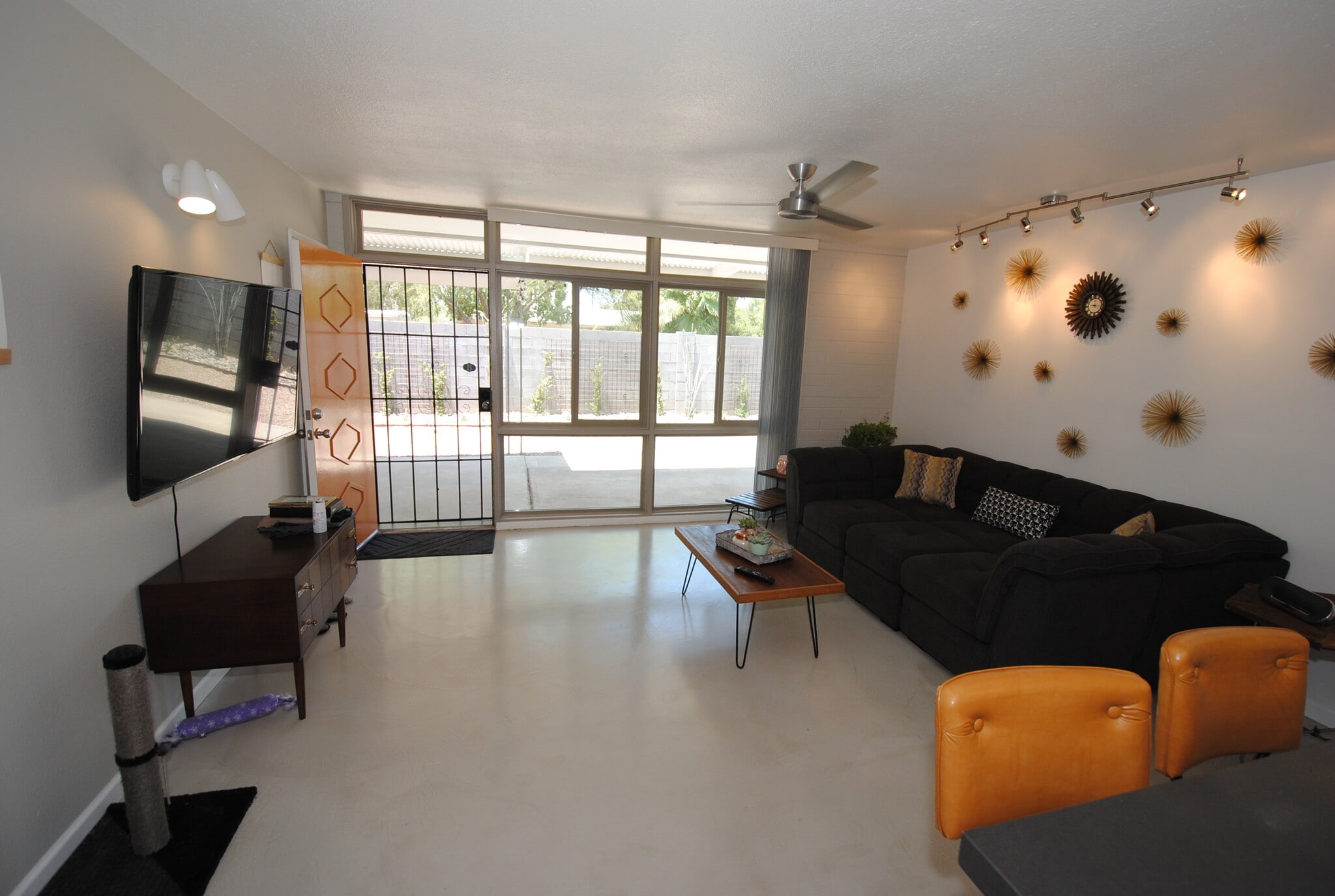 Building Photo - 425 W Colter St