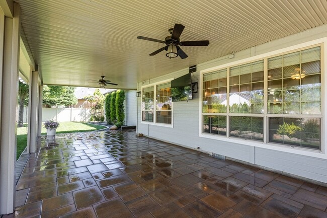 Building Photo - Stunningly Upgraded 4-Bedroom Home in Prime Eagle Location