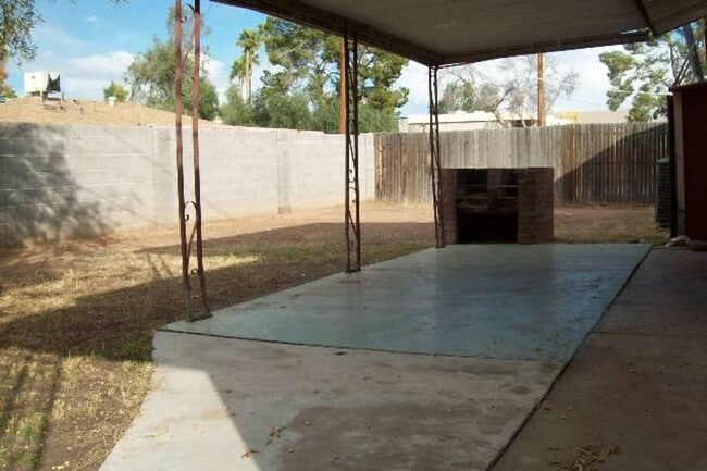 Building Photo - **Spacious 4 Bedroom Home in the Heart of ...