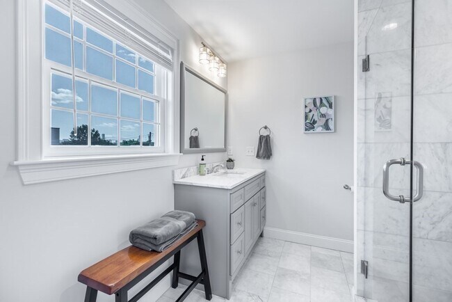 Building Photo - 10 Allen Ct