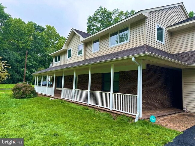 Building Photo - 9 Beechwood Ave