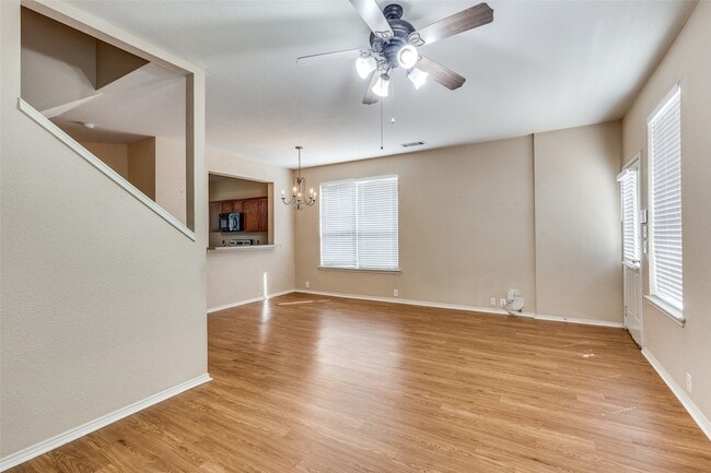 Building Photo - 10721 Traymore Dr