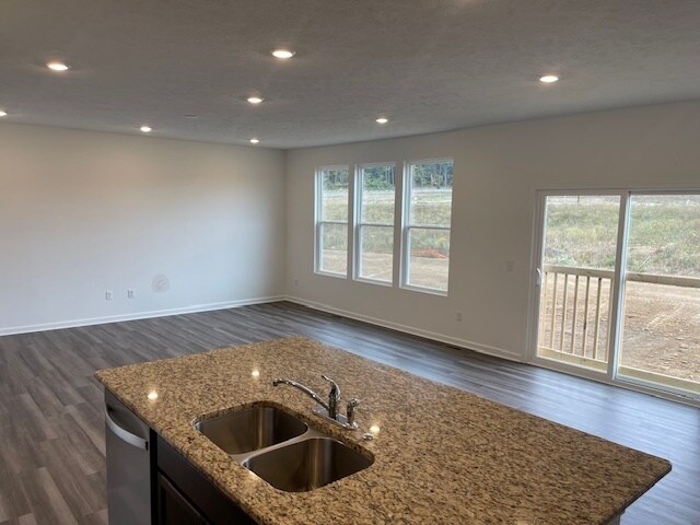 Building Photo - 990 Marissa Dr