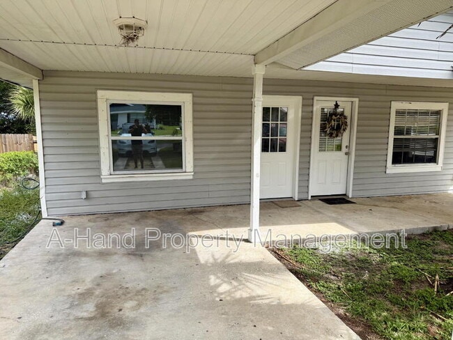 Building Photo - 558 E Desoto St