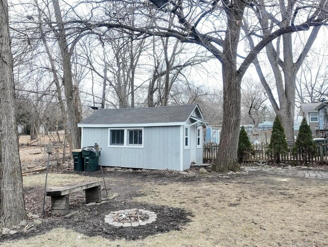 Building Photo - 117 Woodland Dr