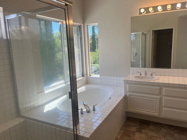 Building Photo - Bridlevale Community 4 bedroom