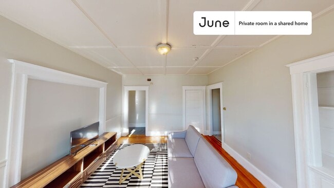 Building Photo - Room in Shared 5 bed/2 bath home