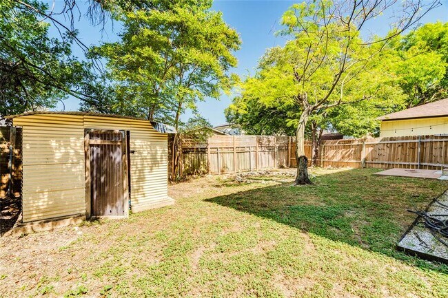 Building Photo - 13808 Lothian Dr