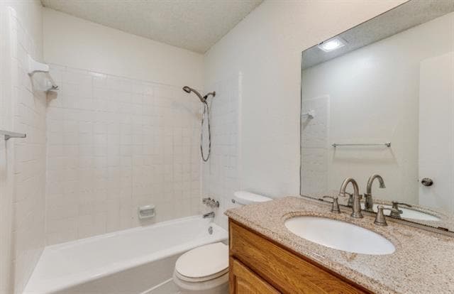 Building Photo - 805 Barkridge Trail
