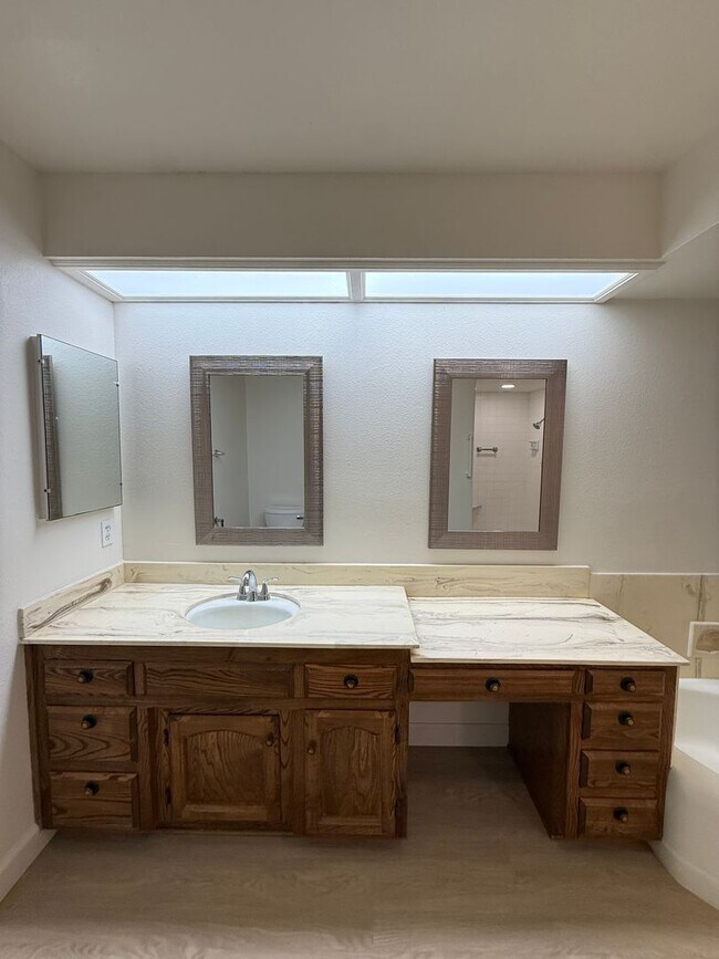 Building Photo - Orcutt Single Story Condo in The Gated Community of Creekridge Villas