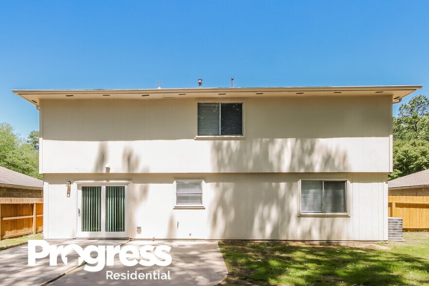 Building Photo - 18450 Hollow Oaks Cir