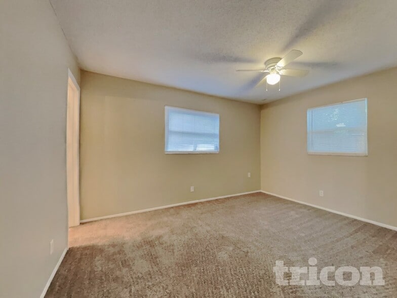 Building Photo - 1726 St Croix Dr