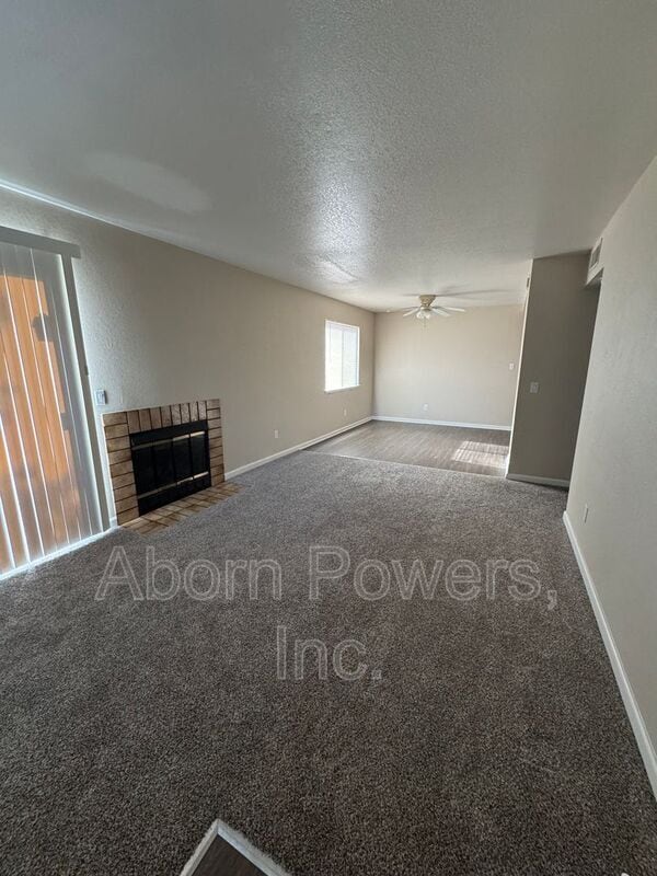 Building Photo - 2529 Greenwood Ln