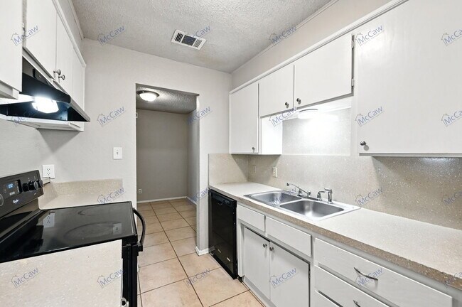 Building Photo - 6176 Vega Dr