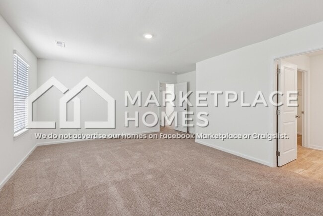 Building Photo - 445 Quiver St