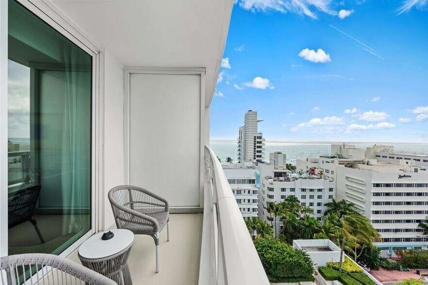Building Photo - 4401 Collins Ave