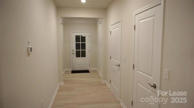 Building Photo - 107 Pampas Pl