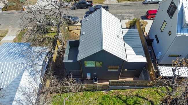 Building Photo - 1202 Greenwood Ave