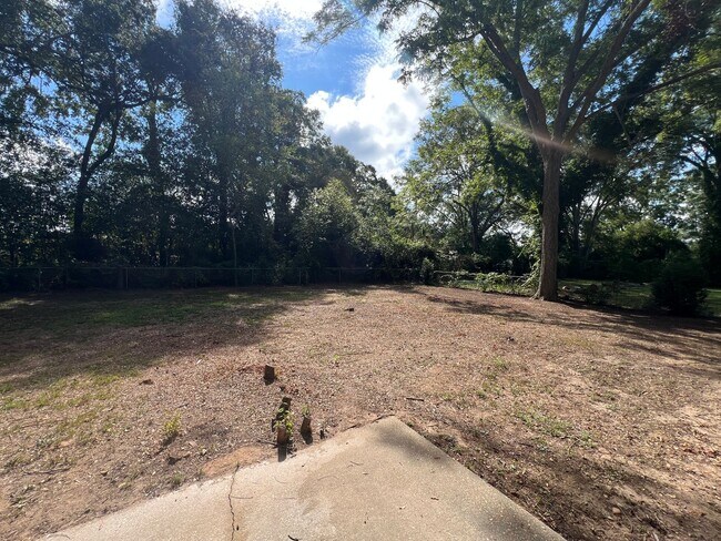 Building Photo - Available April!