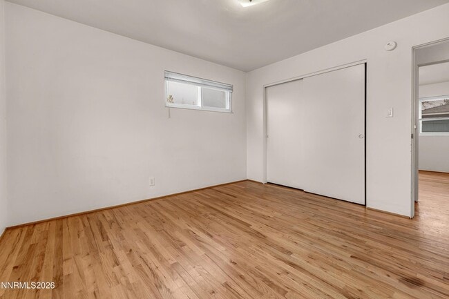 Building Photo - 240 18th St