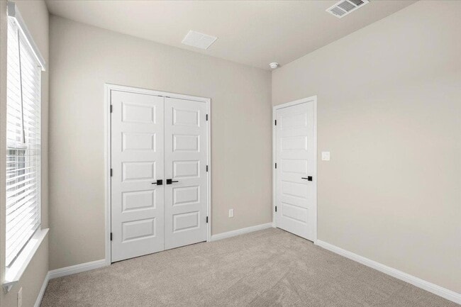 Building Photo - 5900 Whisper Creek Dr