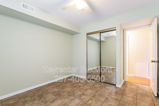 Building Photo - 654B Woodford Ln