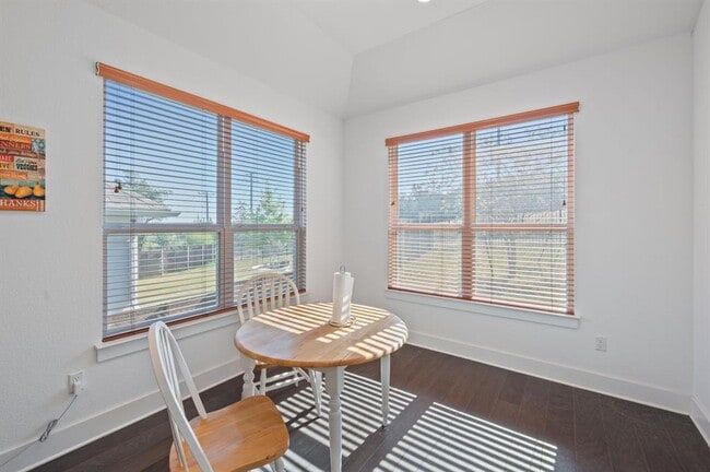 Building Photo - 7625 Alouette Dr