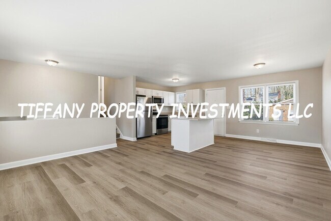 Building Photo - 1601 Carfax Dr