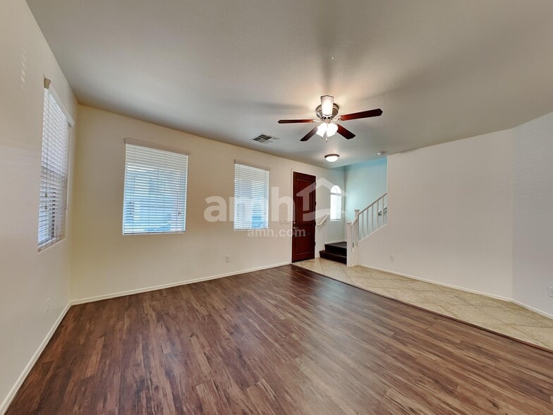 Building Photo - 4152 E Vest Ave