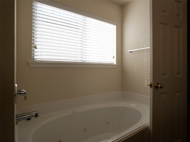 Building Photo - 21843 Grassy Hill Ln