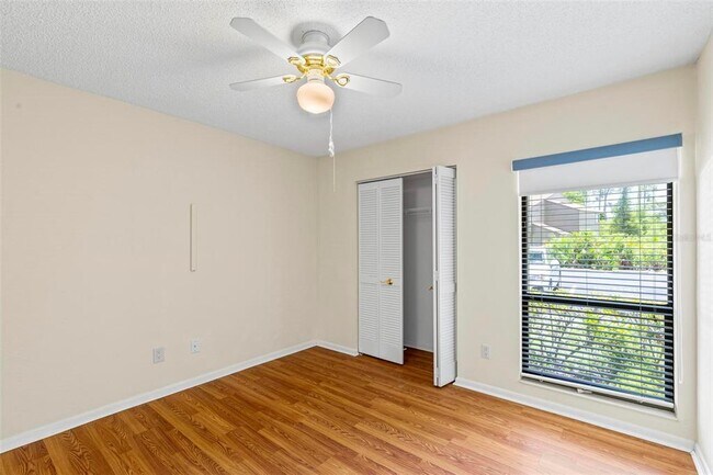 Building Photo - 41 Hembury Ln