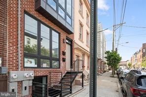 Building Photo - 2032 E Susquehanna Ave