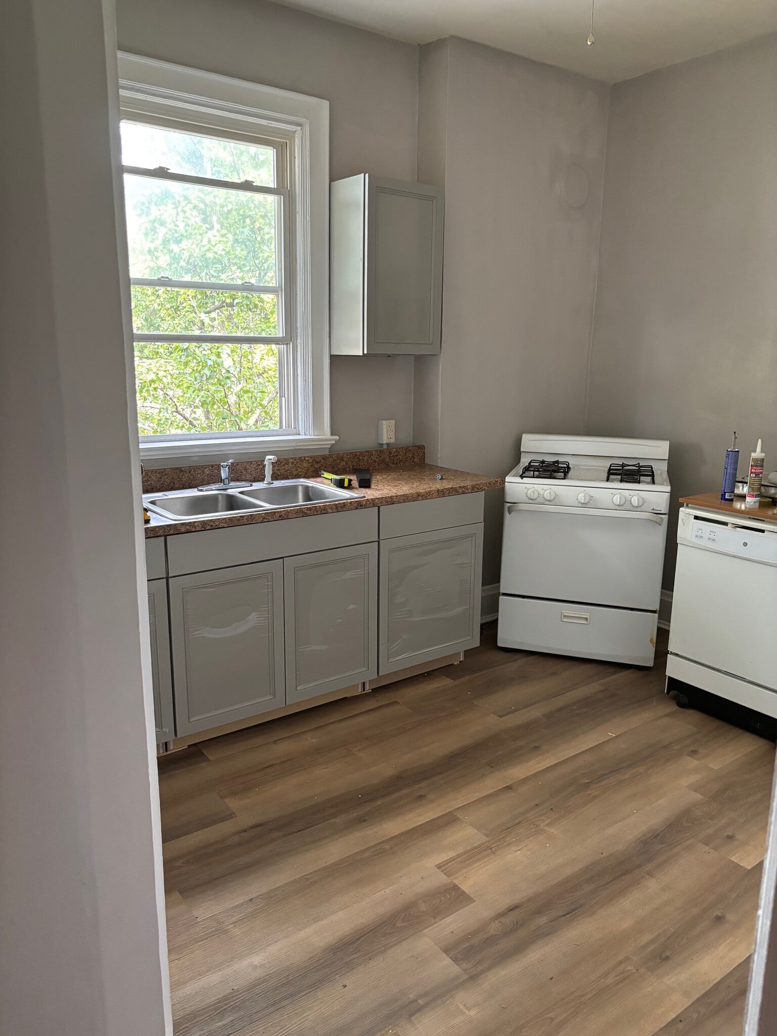 Building Photo - 1802 Holman Ave