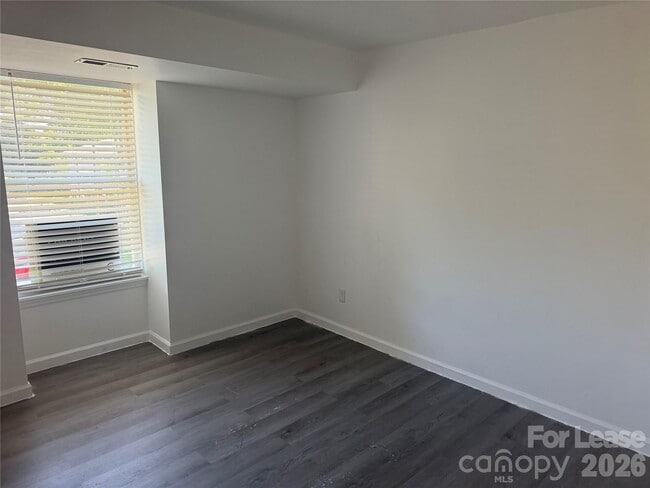 Building Photo - 9333 Old Concord Rd