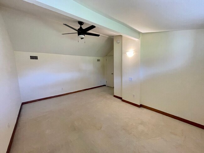 Building Photo - 5470 Baltimore Dr