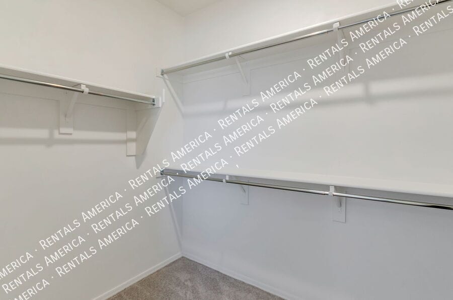 Building Photo - 5468 W Monterey Dr