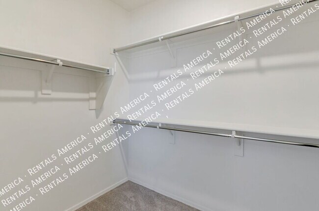 Building Photo - 5468 W Monterey Dr