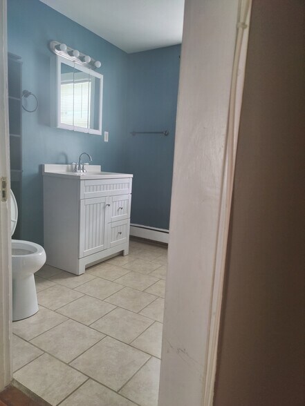 Building Photo - 143 Charles St