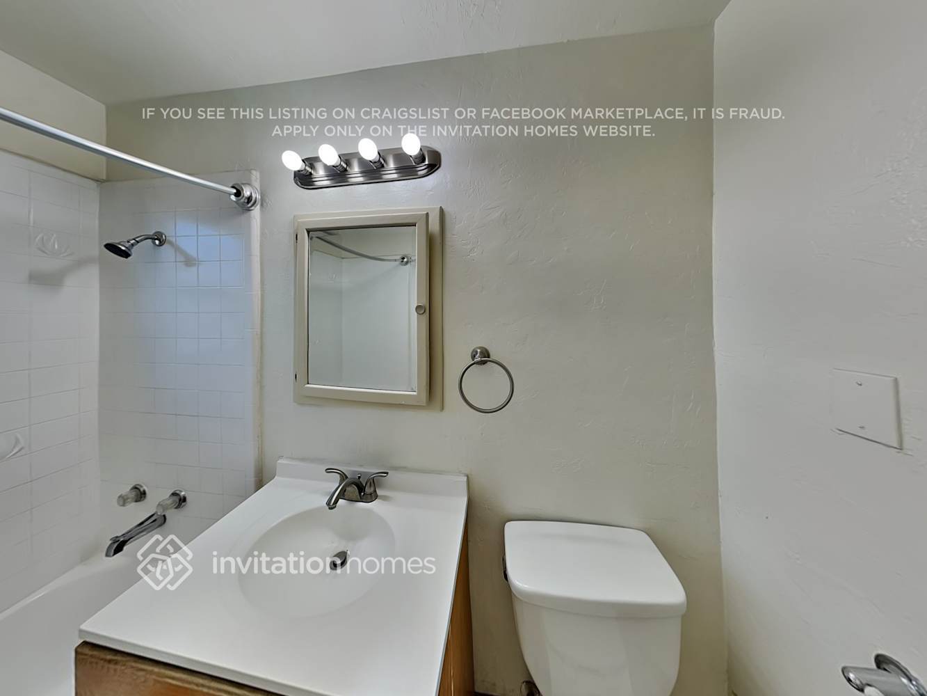 Building Photo - 2323 E Mitchell Dr