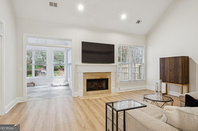Building Photo - 4168 Gateswalk Dr SE