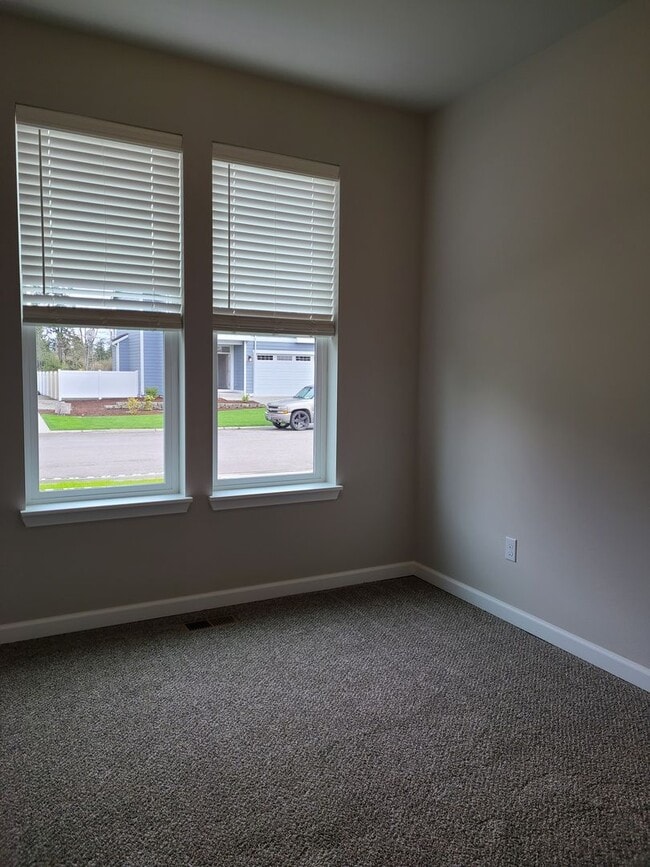 Building Photo - Yelm Creek Estates, 4 Bedroom, 2.75 Bathroom with Den