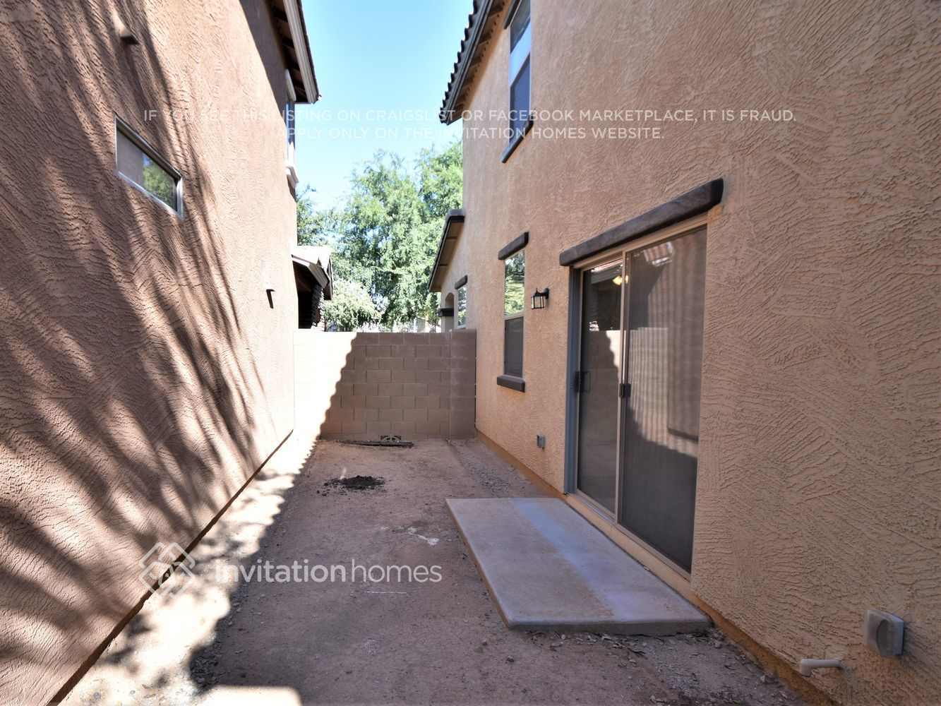Building Photo - 114 E Palomino Dr