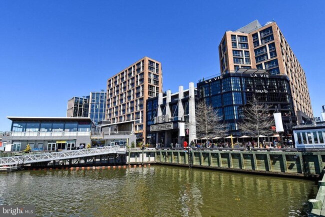 Building Photo - 1435 4th St SW