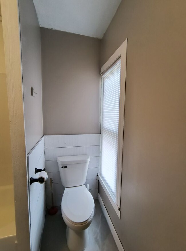 Building Photo - 3bd 1ba House