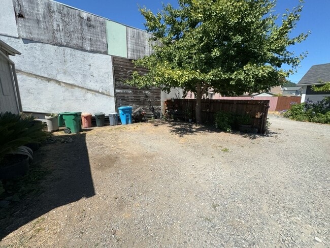 Building Photo - 166 Wildwood Ave