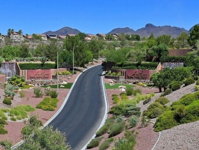 Building Photo - 2103 Sawtooth Mountain Dr